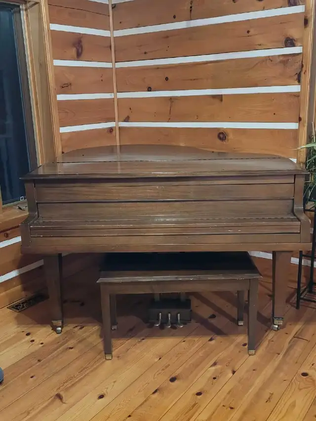 piano à queue centenaire en bois Hamlin in Pianos & Keyboards in Laval / North Shore - Image 3
