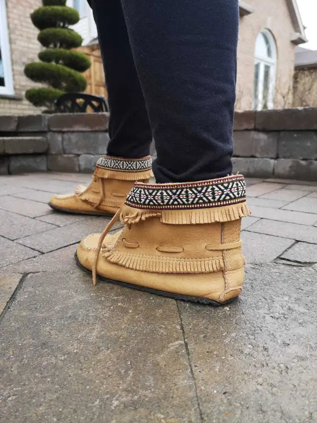 Women's size 8 Moccasin ankle boot Moose Hide Leather - made in  in Women's - Shoes in Oshawa / Durham Region - Image 5