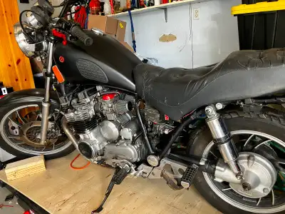 1983 Yamaha XJ750 project bike. Starts and drives no problems. Have all original parts and many new....