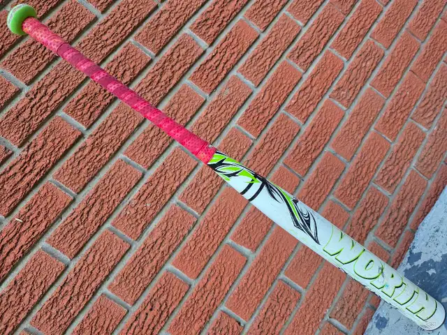 Worth Softball Bat 34 inch 28 oz in Baseball & Softball in Mississauga / Peel Region - Image 4