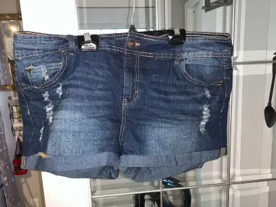 11 Bluenotes shorts for women size 36   hhhhhhhh, View more