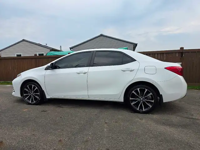 2017 Toyota Corolla SE – Automatic – Fully Loaded – 164,xxx km –