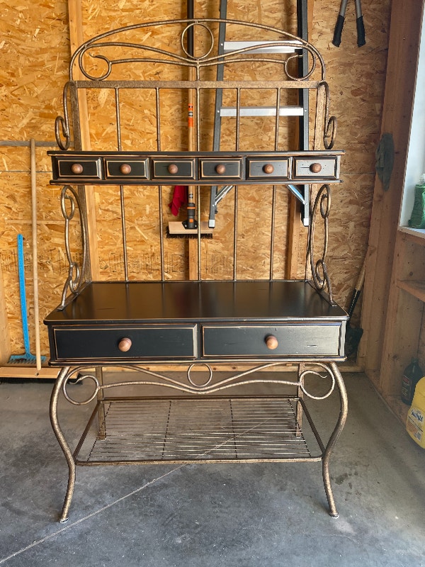 Meuble à café antique en fer et bois Bibliothèques et étagères