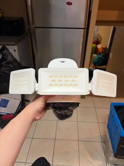 Eufy Floodlight Cam 2 Pro, View more