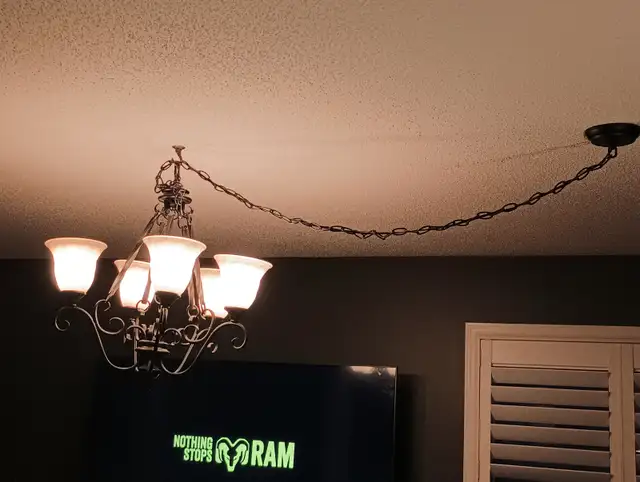 Light Fixture - Chandelier in Indoor Lighting & Fans in Kitchener / Waterloo - Image 6