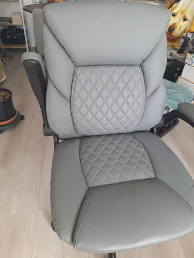 Fauteuil d`ordinadeur avec bras amovible, View more