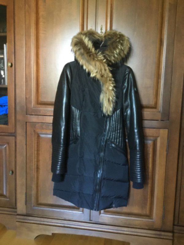 Rudsak manteau hiver modèle Shauna noir avec cuir et fourrure XS dans Femmes - Hauts et vêtements d'extérieur  à Laval/Rive Nord
