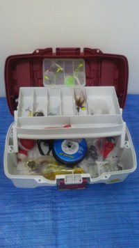 START UP ACKLE BOX WITH TACKLE - LANDING NETS