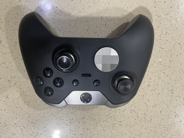 Xbox Elite Series Controller in General Electronics in Delta/Surrey/Langley - Image 2