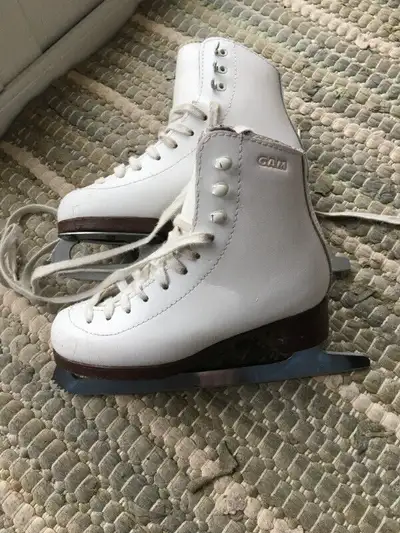 GAM Figure Skates Size 1, View more