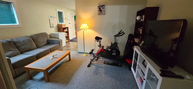 Downtown 1 BR furnished, utilities incl. Near Black st stairs in Long Term Rentals in Whitehorse - Image 5