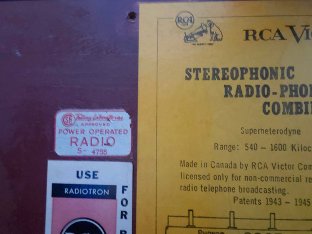 Vintage RCA Stereo in Arts & Collectibles in Saint John - Image 4