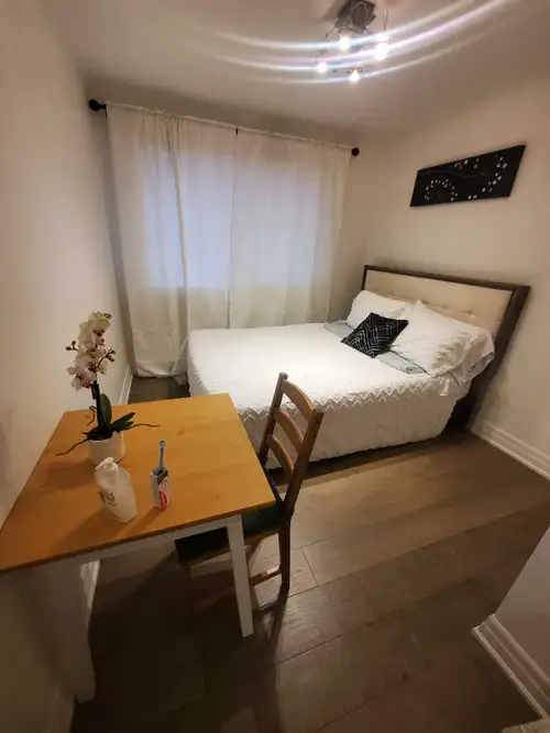 Room for rent! A bright, comfortable room is available for rent in a well-kept home and includes: -...