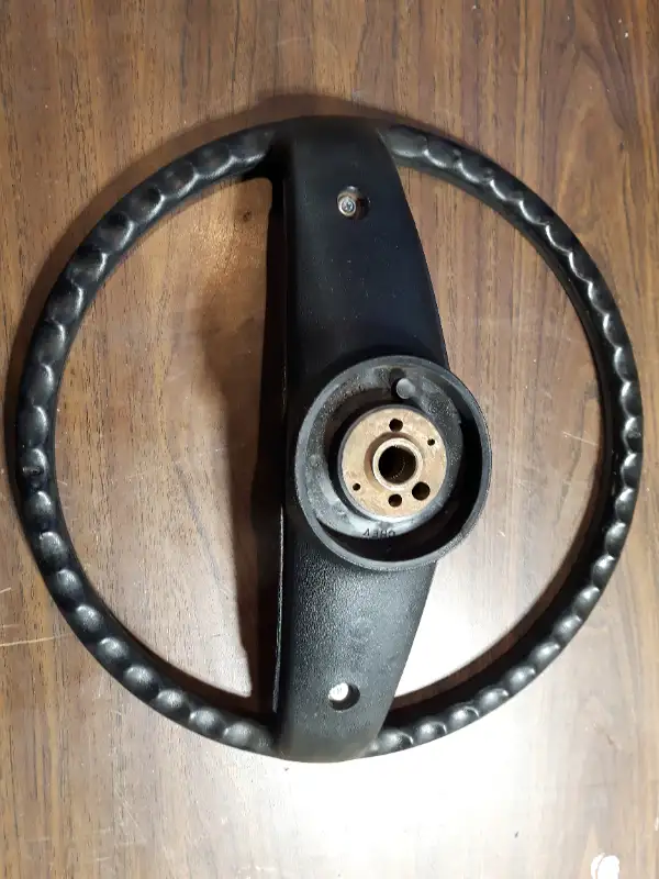 70's Chevrolet Steering Wheel in Other Parts & Accessories in Peterborough - Image 4