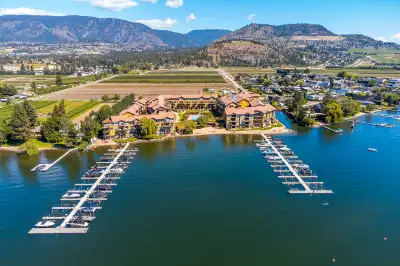 6402, 4026 Pritchard Dr Short-term rental approved, top-floor lake view unit in the sought-after Bar...