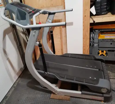 $25 Get a low-impact, high-intensity workout with this Bowflex TC20 Treadclimber, which is in excell...