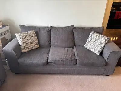 2 piece sofa set comes with 1 two seater and a 3 seater couch along with 4 throw pillows