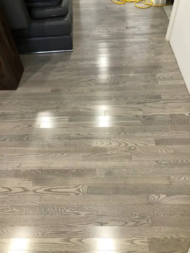 Wow wow wow plancher bois franc canadien in Other in Longueuil / South Shore - Image 2