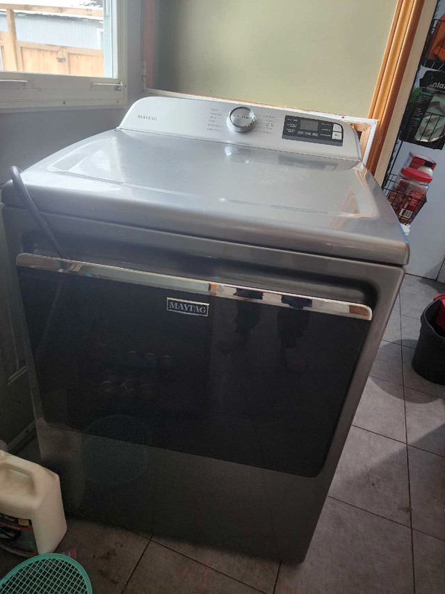 Maytag dryer works like new  in Washers & Dryers in Petawawa - Image 4