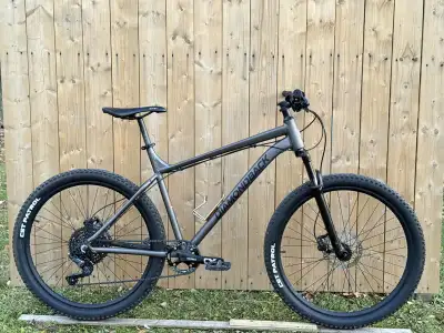 Diamondback Motown 27.5 Wheels Like new , View more