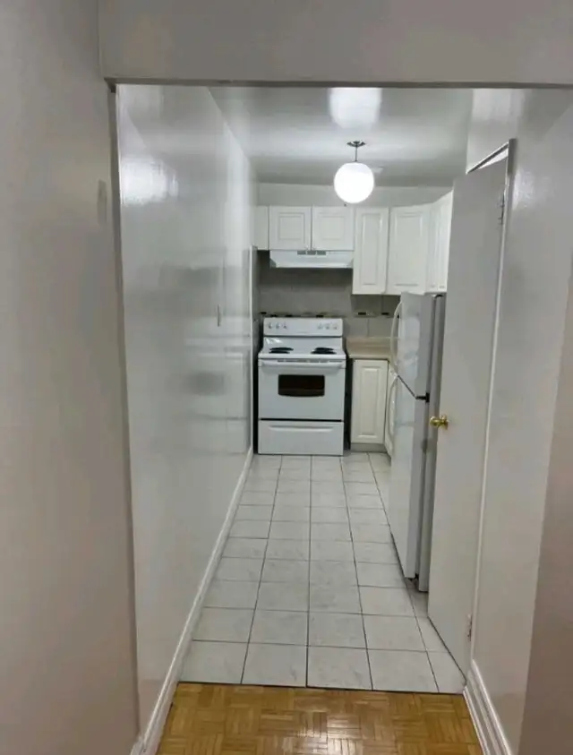1 bedroom apartment  in Long Term Rentals in Mississauga / Peel Region - Image 4