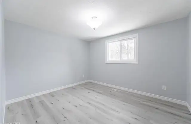 Side split legal duplex bungalow-large lot size in Houses for Sale in Kitchener / Waterloo - Image 10