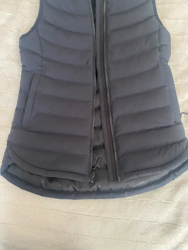 VEST - Wind River, black, women's XS in Women's - Tops & Outerwear in Markham / York Region - Image 4