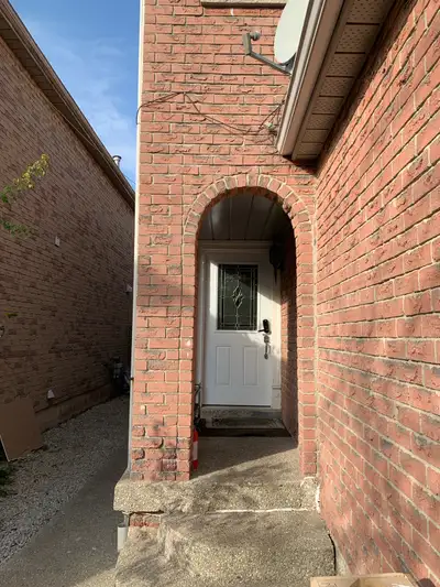 Room for rent in 4 Bedroom House