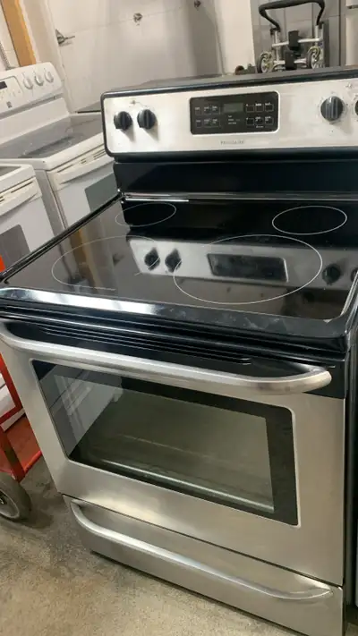 Stove - 30 Frigidaire - Electric Range - SS - Used, View more