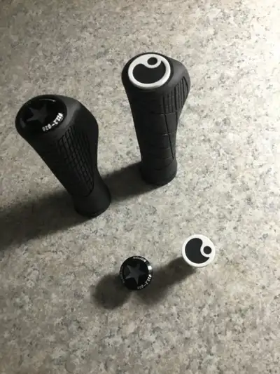 NEW ERGON GA3 MTB GRIPS. Superb tactile feel. Ergonomic wing offers wrist support and relief. The Be...