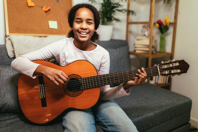 In Home Guitar Lessons For Kids With Award-winning Teacher in Music Lessons in Calgary - Image 3
