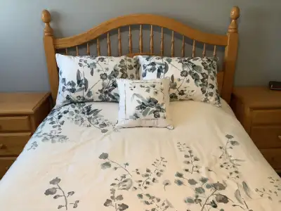 Solid oak  bedroom  suite made by mennonites with queen size bed, View more