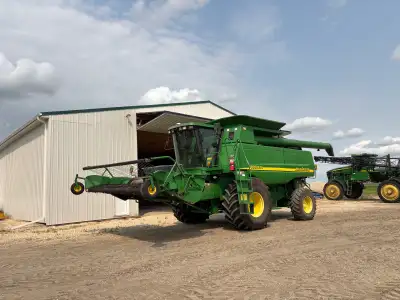 I am selling this pre-owned John Deere 9660 STS combine, which is in excellent working condition and...