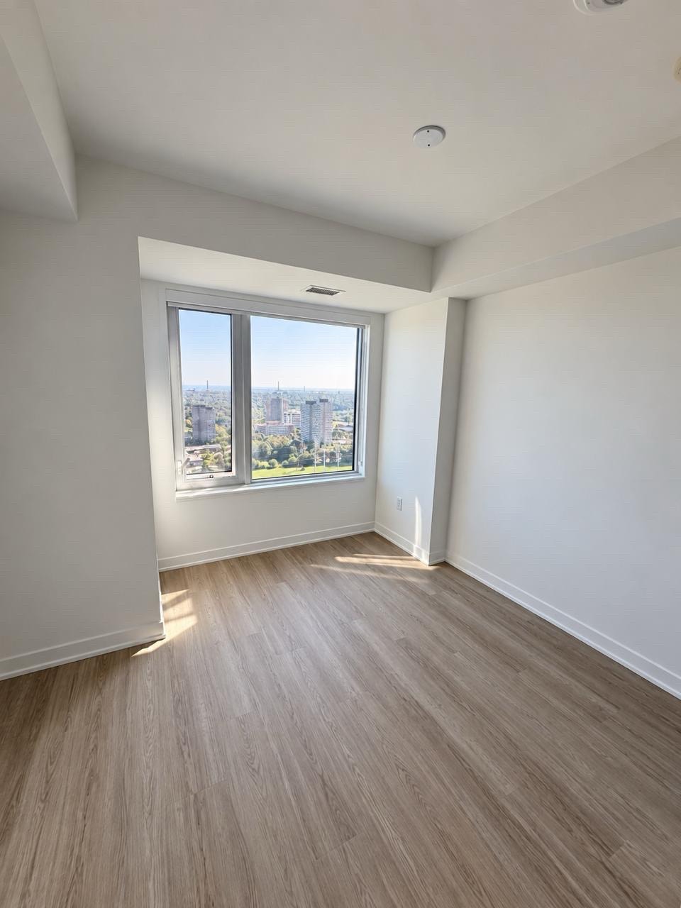 Brand New 1 Bed + Den Condo at Metro Park 5