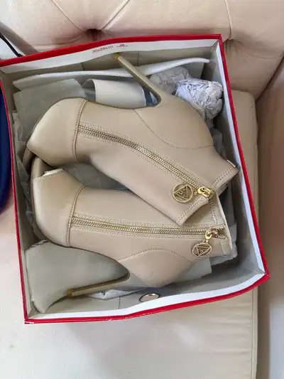 WOMEN GUESS CREAM ANKLE BOOTIE STILETTO HEEL ZIP OPEN TOE LOGO, View more