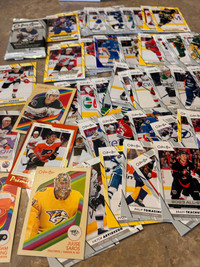 Lot de 69 cartes de hockey O-Pee-Chee 2023-2024