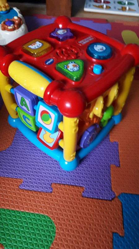 Vtech Busy Learners Cube in Toys in Moncton - Image 2