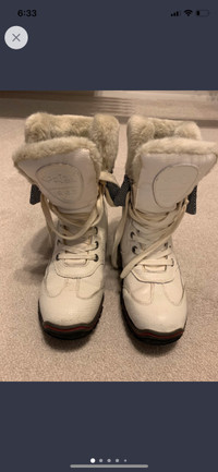 Pajar White Leather Women’s Size 7.5 Winter Boots