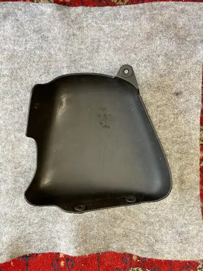 2012 TRIUMPH thruxton side cover!!