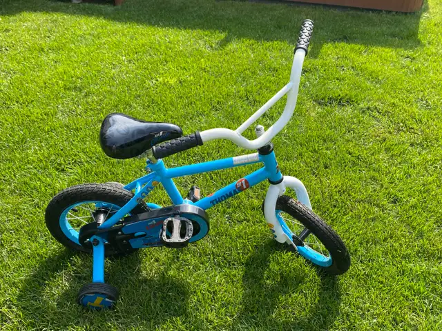Tricycle - vélo enfant in Kids in Laval / North Shore - Image 5