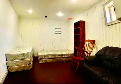 One basement bedroom on Markham / Ellesmere for rent