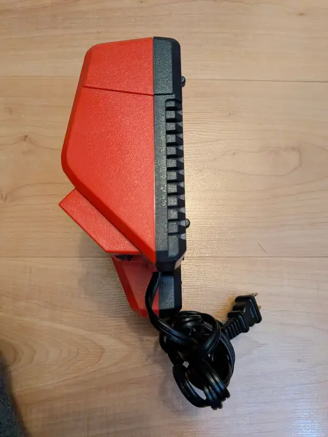 Battery M18/M12 charger for Milwaukee tools in Power Tools in Oakville / Halton Region - Image 9