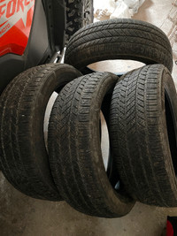 All season tires, low kms, excellent tread! 235/55R20