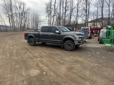 This is a gorgeous and unique pickup you definitely don’t see one everyday , incredible fuel economy...