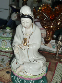 Beautiful Large Vintage Kwan Yin (Goddess, Of Mercy) Figure