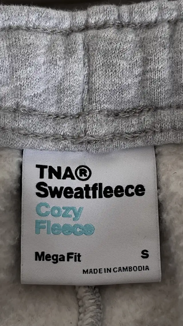 TNA Fleece Sweatpants/Sweatfleece in Women's - Bottoms in Mississauga / Peel Region - Image 3