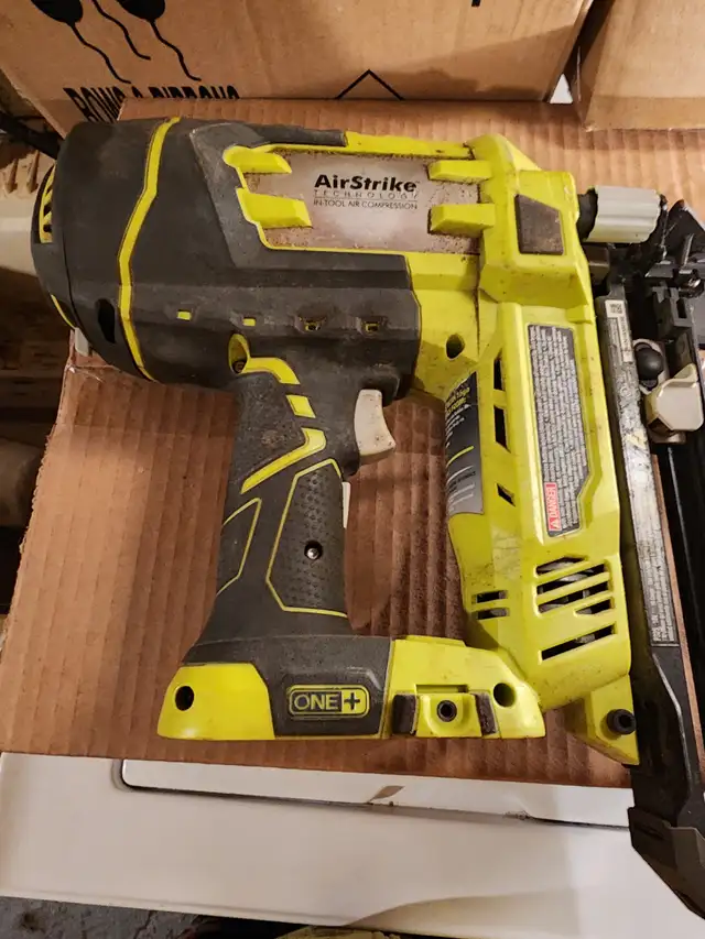 RYOBI 18V ONE+ AirStrike 16-Gauge Cordless Straight Nailer in Power Tools in Windsor Region - Image 2