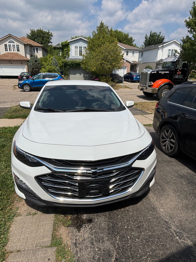 Chevy Malibu 2021 in Cars & Trucks in London - Image 2