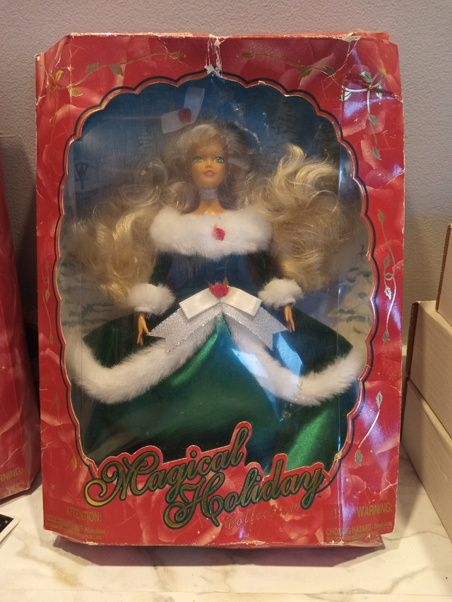 MAGIC HOLIDAY COLLECTABLE CHRISTMAS DOLL in Toys & Games in North Bay