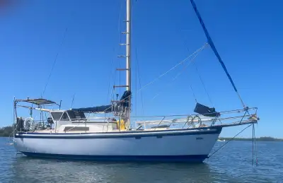 Ready for Florida cruising. Registered in Ontario, Canada, and US import fees paid Located in Stewar...